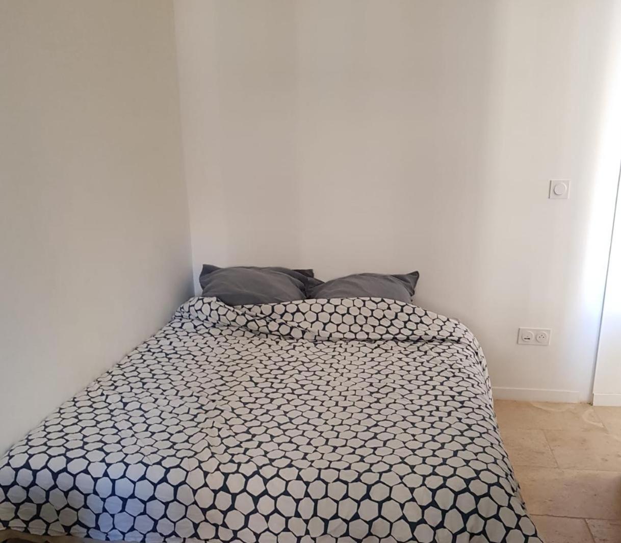 Central And Comfortable Studio, Near Train Station Марсель Екстер'єр фото
